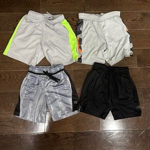 Lot of (4) pairs of Boys shorts - all size small (6/7)